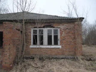Земельный участок 3072 кв.м и здание спального корпуса мальчиков 410,9 кв.м, Калужская область. Земельный участок площадью 3072 кв. м, кадастровый номер 40:17:031001:184, с расположенным на нем объектом недвижимого имущества – одноэтажное нежилое каркасно-засыпное здание спального корпуса мальчиков…