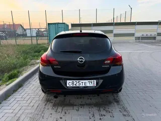Opel Astra, 2012 года, 115 лс, 258702 км, АКПП. VIN номер XUFPE6DCXC3073510. Машина на ходу. Состояние транспортного средства-исправное. Ржавчина и сколы на лобовом стекле были при покупке машины.
