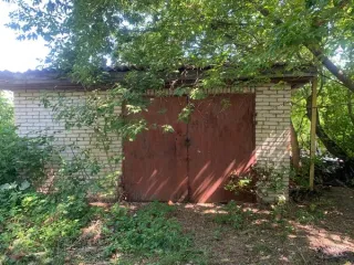 Земельный участок 553 кв.м с постройками, Владимирская область, Гороховецкий район, город Гороховец, улица Гагарина, дом 46. Категория земель: земли населенных пунктов. Вид разрешенного использования: под зданием государственной семенной инспекции. Кадастровый номер участка: 33:09:010404:2. На…