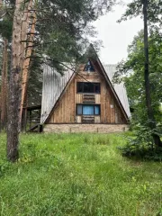Дом отдыха "Сосновый бор" и база отдыха "Колибри", 1324.0 кв.м, Республика Башкортостан. Объекты недвижимости, расположенные по адресу: Республика Башкортостан, Бирский р-н, д/о "Сосновый бор", в пределах земельного участка с кадастровым номером 02:13:120904:10: 1. Здание дачного дома №13 (нежилое…