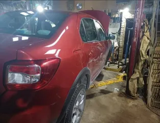 Renault Logan Stepway 2021, красный. VIN: X7L4SRLVG68545278, госномер: Н802СН159. Год выпуска: 2021. Тип двигателя: бензиновый, мощность 60,5 л.с. Экологический класс 5. Разрешенная максимальная масса 1545 кг, масса без нагрузки 1161 кг.