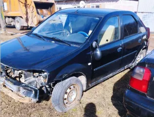 Автомобиль легковой Автомобиль Renault SR, 2011 года выпуска, VIN№ X7LLSRB2HBH361685. Автомобиль не заводится. Порог и центральная стойка ушли во внутрь, пробит радиатор, разбита фара и бампер. Правая дверь подлежит замене