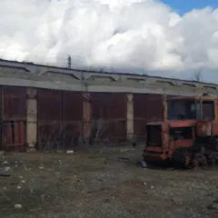 Здание гаража 510,9 кв.м и земельный участок 6161 кв.м в Калмыкии. Автогараж на 3 автомашины, здание нежилое, к.н.08:06:030103:1139, площадь 510,9 кв.м, адрес: Российская Федерация, Республика Калмыкия, Октябрьский район, п. Восход, ул. Гагарина, д.15. Земельный участок к.н.08:06:030103:1143…