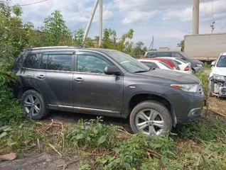 Toyota Highlander, 2011 года, 273 лс, АКПП, легковой автомобиль, марка TOYOTA, модель HIGHLANDER, год изготовления 2011, VIN JTEES42A302176800, цвет кузова серый, мощность двигателя 273 л.с. Двигатель снят с автомобиля (фотографии прилагаются), имеются другие технические неполадки.