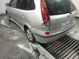 Nissan Tino 1999 года, 120 лс, 500000 км, АКПП. Автомобиль «Ниссан Тино» 1999 г.в., рег. №М779ВА142, № кузова V10002906, цвет: серый, VIN отсутствует. Номера не проверялись. Комплектность не проверялась. Пробег неизвестен. Сведения о коробке передач не предоставлены.