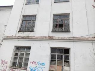 Здание нежилое штаб-управление, кадастровый номер 73:24:010101:11802, количество этажей: 2, площадь 851 кв.м., адрес: г.Ульяновск, войсковая часть 34236 хозяйственное ведение.