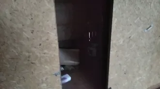 Дом, площадью 33,4 кв.м., кадастровый номер: 18:12:051067:255, расположенный на земельном участке, площадью 1 127 кв.м., кадастровый номер: 18:12:051067:19, адрес: Российская Федерация, Респ. Удмуртская, Кезский р-н, п. Кез, ул. Азина, д. 10, кв. 2