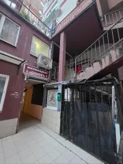 Нежилое помещение пл. 31,4 кв.м, КН 23:49:0304005:1405, адрес: г.Сочи, Хостинский р-н, ул.Ручей Видный, кв-л застройки с/т «Сутугинское»,д.67, пом.№1. Обременение: арест, н/ц 6 367 000,00 руб., з-к 1 273 400,00 руб., ш/а 63 670,00 руб. Вид ограничений и обременений: Обременение: арест Общая…