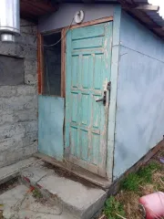 Доля дома 72.1 кв.м и участка 757 кв.м в Челябинской области. 1/7 доля дома и 1/7 доля земельного участка. Еще 1/7 доля дома и 1/7 доля земельного участка. Еще 1/7 доля на здание, площадь 72.1 кв.м, назначение: жилое, адрес: Россия, Челябинская обл., Увельский р-н, с. Красносельское, ул…