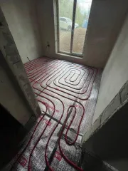 Жилой дом 126.5 м² и участок 1000 м² в Надеждинском районе по адресу: Приморский край, п. Соловей Ключ, ул. Волгоградская, 15. Земельный участок забором не огорожен, кроме дома на участке ничего нет. Жилой дом в недостроенном состоянии, возведены стены, крыша, установлены стеклопакеты, проложен…