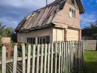 Земельный участок площадью 410 кв.м., кадастровый №: 12:04:0210501:1307, нежилое здание площадью 24 кв.м., кадастровый №12:04:0210501:2594, расположенные по адресу: РМЭ, р-н Медведевский, СНТ "Агрохимик", линия 6, участок 96. Вид разрешённого использования земельного участка: 13.2