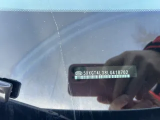 KIA Optima 2019 года выпуска, VIN 5XXGT4L38LG418702. В залоге у ПАО "Совкомбанк".