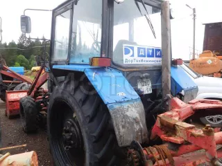 Универсальная дорожная машина УДМ Е на базе колесного трактора Беларус, заводской номер 0531  808211142 , 2015 г.в., цвет черно красно  синий, регистрационный знак 59 ЕЕ 1258, номер двигателя 901125, номер коробки передач 552294, номер основного ведущего моста 852311/095278 04, паспорт СА 370541…