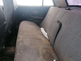 Автомобиль ВАЗ 21070, VIN Х7021070050044628, регистрационный знак У275ТМ54, тип ТС легковой седан, год выпуска 2005, цвет ярко белый, ПТС 54 МС 511691, СТС 99 03 179909. Полностью сгнивший правый порог. Четыре сгнивших поддонкратника. 50 процентов сгнившая правая сторона пассажира. Сгнившая задняя…