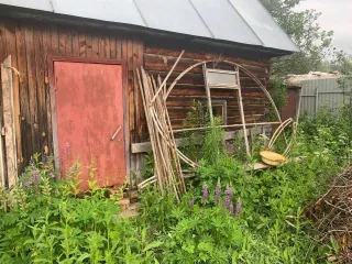 Садовый дом 10,9 кв.м. и земельный участок 408 кв.м. в Ижевске Земельный участок, категория земель: Земли населенных пунктов, разрешенное использование: садоводство, общая площадь 408 кв. м., адрес объекта: Удмуртская Респ. г. Ижевск ул. Школьная,71, СТ "Восход", дом уч. 92. Кадастровый номер…