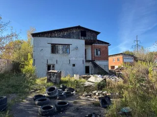 Нежилые здания площадью 7 кв.м, 85,7 кв.м и 481,6 кв.м, расположенные по адресу: Нижегородская область, г. Нижний Новгород, Приокский р-н, ул. Нижне-Валдайская, д. 32. Здание 7 кв.м, 1 этаж, кадастровый номер 52:18:0080221:6. Здание 85,7 кв.м, 2 этажа, кадастровый номер 52:18:0080221:7. Здание…