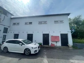 Автосервис и мойка 8777 кв. м Хабаровский край 6/8 долей в недвижимом имуществе: Автосервис, кадастровый номер 27:23:0050507:127 площадь 459,70 кв. м; Автомобильная мойка, кадастровый номер 27:23:0050507:128 площадь 414,30 кв. м; Земельный участок, кадастровый номер 27:23:0050507:138 площадь 3…