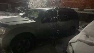 Автомобиль марки «Ниссан Панфайндер 2.5» (Nissan Pathfinder 2.5 DSE) с г.р.з. О652АЕ29, VIN VSKJVWR51U0009853, 2005 г.в.,  1 шт. В комплекте ПТС, СТС, ключ с брелоком от сигнализации Starline. + Автомобиль марки Шкода Октавия Тур, г.р.з. К293НУ29,  информация о VIN отсутствует, 1 шт. В комплекте…