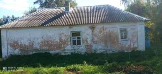 Доля дома 41,8 м² и участка 4700 м² в Курской области. 1/6 доля жилого дома, площадь 41.8 кв.м., назначение: Жилое, количество этажей: 1, адрес: Россия, Курская область, Золотухинский район, д. Дерлово, д. 4, кадастровый номер: 46:07:120501:168. 1/6 доля земельного участка, площадь 4700 кв.м…