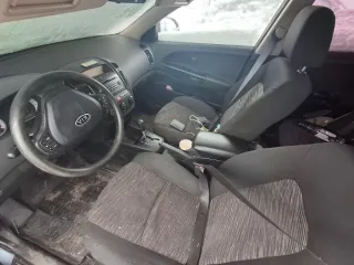 Kia Ceed 2007 года выпуска, госномер Р403ОР46, VIN XWEFF242380001257. Объем двигателя 1591 куб. см, мощность 115 л.с. Сведения об имуществе указаны в информационном извещении. Продается в том виде, в каком есть, возврату и обмену не подлежит. За скрытые дефекты ответственности продавец не несет. К…