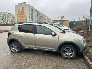Renault Sandero Stepway 2019 года, 82 л.с., пробег 100000 км, VIN X7L5SRLVG63572287.