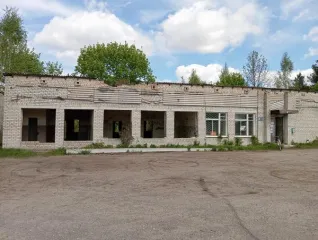 Земельный участок 9300 кв.м с постройками 481.2 кв.м, Брянская область. Продажа по минимально допустимой цене. Кадастровый номер участка 32:18:0090102:126, реестровый номер федерального имущества П11340001625. На участке расположены: бригадный дом площадью 161,3 кв. м с кадастровым номером…