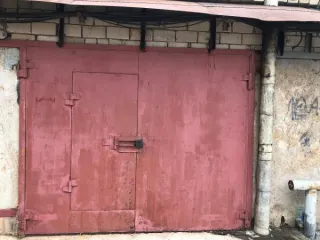 Нежилое помещение площадью 45,5 кв.м, кадастровый номер 43:42:000062:2351, расположенное по адресу: Кировская область, г. Кирово-Чепецк, тер. гк н-16, д. 1, пом. 3. Вид права – собственность. Обременение – аресты. Назначение нежилого помещения: Нежилое помещение Общая площадь: 45.5 Общие сведения…