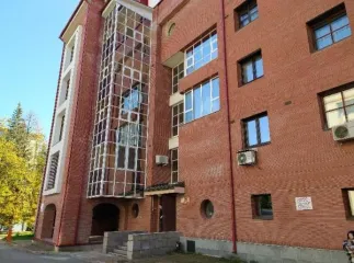 Нежилые помещения 67.2 м² Уфа Нежилые помещения первого этажа шестиэтажного жилого здания, расположенного по адресу: Республика Башкортостан, г. Уфа, Кировский район, ул. Коммунистическая, 85/1 Площадь объекта 14,5 кв.м Запись в Едином государственном реестре прав на недвижимость №…