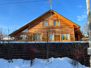 Жилой дом (с правом регистрации проживания), кадастровый номер 50:08:0000000:132406, площадь 174,6 кв.м. Земельный участок, кадастровый номер 50:08:0070350:24, площадь 2000 +/-31 кв.м. Адрес: Московская область, Истринский район, Бужаровское сельское поселение, деревня Никитское, улица Березовая…
