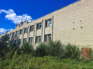 Нежилое помещение 253,2 кв.м Республика Мордовия. Нежилое помещение общей площадью 253,2 кв. м., кадастровый номер: 13:15:0104002:3281, расположенное по адресу: Республика Мордовия, Лямбирский район, с. Александровка, ул. Долганова, д. 1, пом. 8. Кадастровый номер: 13:15:0104002:3281. Состояние…
