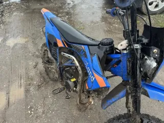 YiiiGE, ABM Storm 2013, MOTOLAND SX 125E 2024, Gust механическое транспортное средство «YiiiGE», без г/н, идентификационный номер LX48V400W240601266 б/у,. Скутер марки «ABM Storm», без гос. знака, идентификационный номер (VIN) LT4NBBF060Z041211, 2013 г.в. б/у, мопед марки «MOTOLAND» модель «SX…