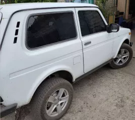 Торги по продаже имущества должник Поминова В.А. Лот №1 Автомобиль LADA 212140 LADA 4X4, год выпуска: 2013, VIN: XTA212140D2124902, цвет кузова: ЯРКО БЕЛЫЙ. Имущество является предметом залога АО  ЭКСПОБАНК .