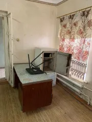 Административное помещение 16,6 кв.м, Кировская область, Уржумский район, город Уржум, улица Советская, дом 46, помещение 1003. Кадастровый номер 43:35:310130:262. Входит в состав объекта культурного наследия федерального значения «Дом жилой», регистрационный номер 461410018090006.