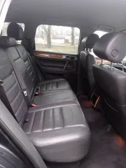 Volkswagen Touareg 2009 года, 240 л.с., пробег 226 545 км, полный привод, АКПП. Цвет черный, дизельный двигатель 3.0 л турбо. Имеются технические неисправности: повреждения ЛКП (сколы, царапины, сход лака), АКПП в аварийном состоянии (пинки, толчки, удары). Автомобиль на ходу. VIN…