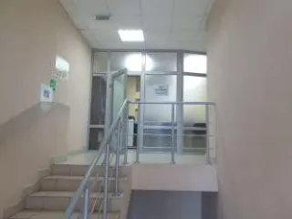 Нежилое здание, производственное под офисно-торговый дом, площадь 2070,7 кв.м, кад.№16:50:060201:133, г. Казань, ул. Родины, зд. 43, и 
Земельный участок площадью 5623 кв.м , кад. N 16:50:060201:633, г. Казань, ул. Родины, зд. 43