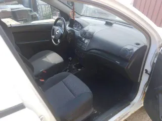 Chevrolet Aveo, 2011 года, 101 лс, 432000 км. Легковой автомобиль, марка: ШЕВРОЛЕ, модель: KLAS (AVEO), год изготовления: 2011, цвет: Белый, VIN: XUUSF69W9B0020526, г/н: М832КО40. Требует ремонта, нет блока управления, греется на переключении на холодный обдув, оборван ремень ГРМ, разбито лобовое…
