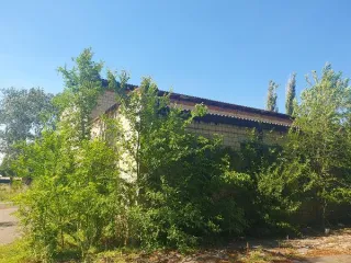 Отдельное офисное здание и здание котельной, площадь 2267,3 кв.м., Ростовская обл, Тацинский район. Этажность: 2, Ростовская обл, Тацинский район, с/п Михайловское, х. Маслов, ул. Школьная, д. 12; здание котельной, 127,1 кв.м., этажность: 1, земельный участок общей площадью 7151 кв.м. Приватизация…