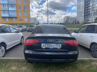 Audi A4 2013 (Audi А4), 2013 года, 170 лс, 211549 км, АКПП, легковой автомобиль, марка: Ауди, модель: А4, VIN: WAUZZZ8K0EA064044. Ошибка по коробке, нужен ремонт; по двигателю ошибки, работает ровно, не троит. Нужно поменять передний ступичный подшипник. По кузову есть сколы, небольшие царапины и…