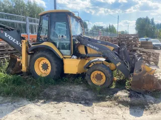 Трактор Volvo BL61B 2011 года выпуска. Госномер 1223ХЕ23, ПТС СВ 135231, мощность двигателя 87 л.с., VIN VCEBL61BT01202056. Частично разукомплектован, своим ходом не передвигается, двигатель отсутствует. Ознакомление с имуществом по адресу: Россия, Краснодарский край, г. Кореновск, ул. Пурыхина…