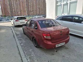 Lada Granta 2012 года, 87 лс, 303037 км транспортное средство ВАЗ (LADA) Granta, 2012 года выпуска, VIN: XTA219000C0081079.