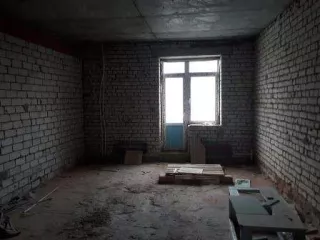 7 объектов конкурсной массы, имущественный комплекс по адресу: Чувашская Республика, г. Канаш, Ульяновское шоссе:  
1. Материальный склад кадастровый №21:11:240201:1986,  
2. Забор из железобетонных плит из железных листов с пятью воротами, протяженность 1572 п.м., кадастровый №21:11:000000:1287, …