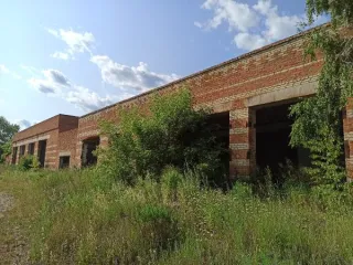 Имущественный комплекс 1140.6 кв.м Тульская область комплекс зданий с земельным участком, расположенный по адресу: Тульская область, Одоевский район, рп. Одоев, ул. Карла Маркса, д. 154-а, в составе:Нежилое здание (склад), площадь, м2: 77,4,  кадастровый номер: 71:16:010514:405, Нежилое здание…