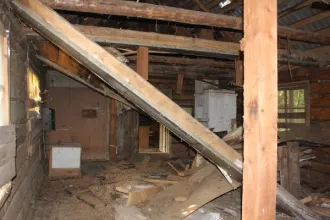 Шесть нежилых зданий общей площадью 1385,9 кв. м по адресу: Московская область, Спецлесхоз Учинский. Кадастровые номера: 50:13:0000000:20893, 50:13:0000000:20890, 50:13:0000000:20883, 50:13:0000000:20885, 50:13:0000000:20887, 50:13:0000000:20892. Общая площадь: 1385.9 кв. м. Количество этажей: 1…