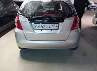 Honda Fit, 2008 года, 100 лс, 167000 км, АКПП, легковой автомобиль, марка: Honda, модель: Fit, год изготовления: 2008 г.в., цвет: серый, VIN: отсутствует, ПТС: 25УМ734909, г/н: С442СА154, мощность двигателя, л. с. (кВт): 100 (73,6), кузов №: GE61080959, разрешенная максимальная масса: 1285 кг…