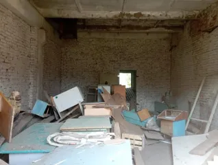 Нежилое здание школы 1812,5 кв.м. Общеобразовательная школа под демонтаж, 1978 года постройки. Общая площадь 1812,5 кв.м., кадастровый номер 16:29:100101:148. Расположена по адресу: Республика Татарстан, Муслюмовский район, с. Семяково, ул. Школьная, д. 32а. Год ввода в эксплуатацию: 1978…