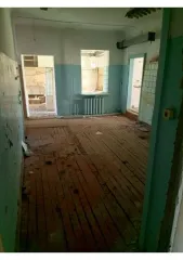 Земельный участок 1000 кв.м и здание 1053 кв.м, Удмуртская Республика, г. Сарапул. Земельный участок общей площадью 1000 кв.м с кадастровым номером 18:30:000261:13 с расположенным на нем объектом недвижимого имущества – здание общей площадью 1053 кв.м с кадастровым номером 18:30:000261:44, по…
