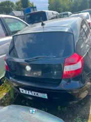 BMW 116, 2005. Транспортное средство марки BMW -116, 2005 год выпуска, VIN WBAUF12000PN25132, регистрационный знак К771ХКАВН. Тип ТС –легковой, цвет кузова черный. Ключ зажигания, сертификат регистрации ТС № АВ021055, выданное УГАИ МВД РА 03.05.2022. Вид транспорта: Легковой автомобиль. Год…