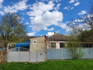 Жилой дом, назначение - жилое, общей площадью 78,6 кв.м., кадастровый номер: 26:06:203801:79; Земельный участок, общей площадью 1 776 кв.м., кадастровый номер: 26:06:203801:47, расположенные по адресу: Ставропольский край, Изобильненский р-н, ст-ца Рождественская, ул. Горная, д. 110. Имущество…