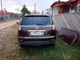 Geely Emgrand X7 2015 легковой автомобиль Джили Эмгранд Х7, год выпуска 2015, грз К930НК35, пробег 127 696 км.