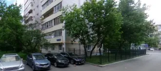 Квартира площадью 34,9 кв.м по адресу: г. Москва, ул. Шаболовка, д.16, корп.1, кв.21. Кадастровый номер: 77:01:0006005:2639. Имеется арест, запрет регистрационных действий.